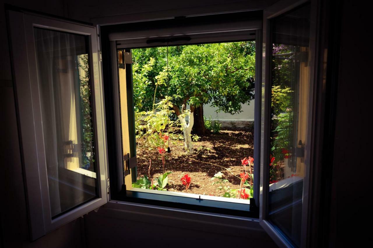 House With Garden Near The Sea Apartment Agia Efimia ภายนอก รูปภาพ