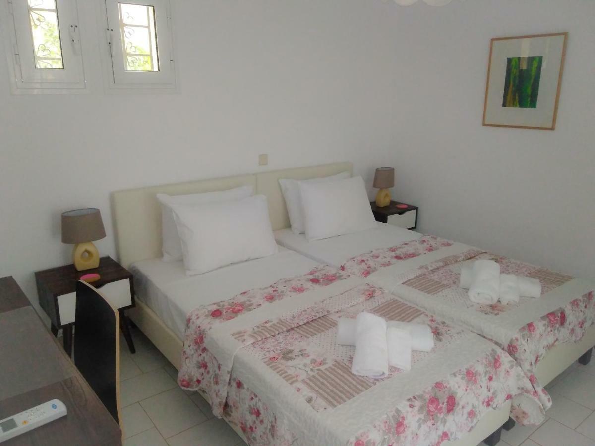 House With Garden Near The Sea Apartment Agia Efimia ภายนอก รูปภาพ