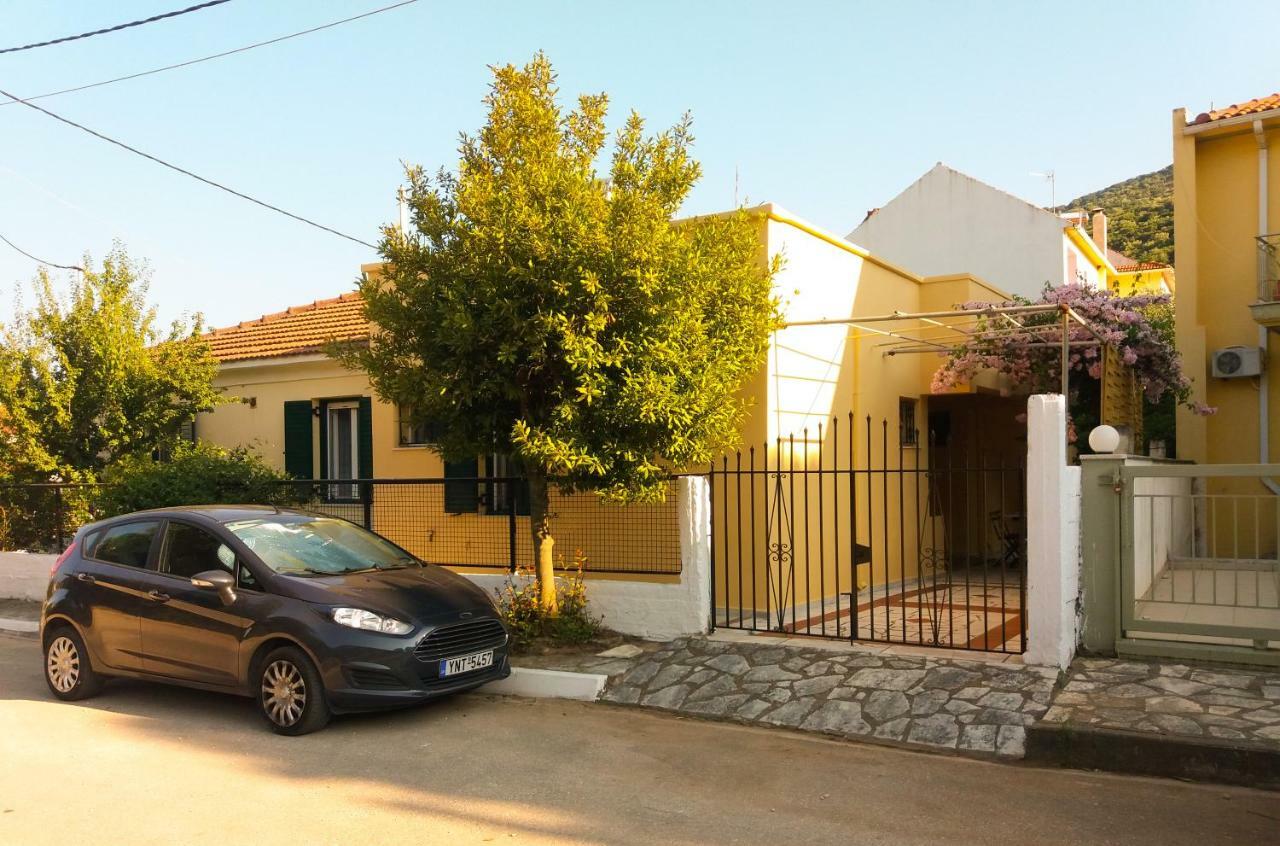 House With Garden Near The Sea Apartment Agia Efimia ภายนอก รูปภาพ
